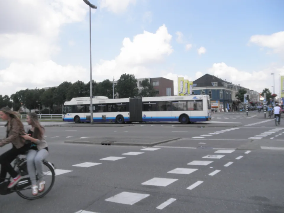 Stedelijk kruispunt als praktijkvoorbeeld voor alert blijven achter het stuur